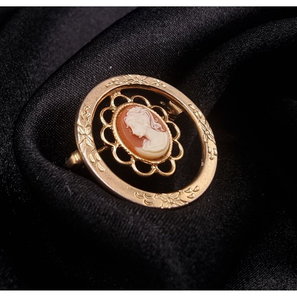 Vintage Gold-Tone Resin Cameo Brooch With Floral Detailing & Scalloped